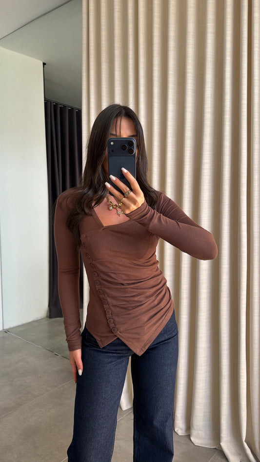 كنزة محبوكة غير متماثلة