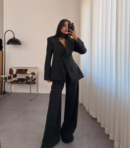 Waist-Fitting Black Suit