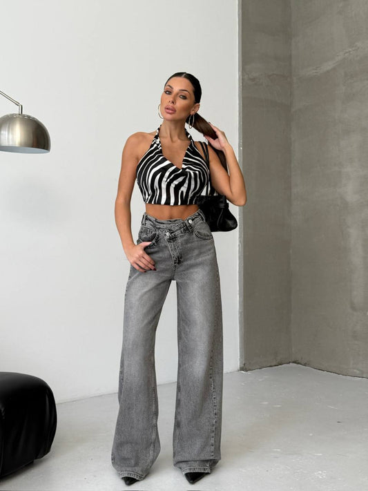 Wide-Leg Washed Jeans